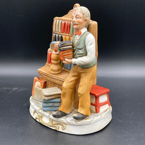 Vintage Ardco Porcelain Librarian Figurine (made in Taiwan) - Picture 2 of 13
